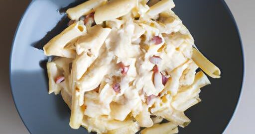 Penne alla carbonara metoda v misce