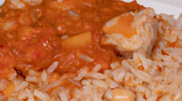 Kořeněná masa s rýží a ořechy