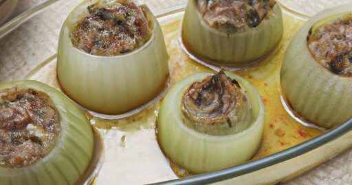 Cibule plněné masem a rýží