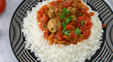 Mahši Korba s rýží a rajčaty