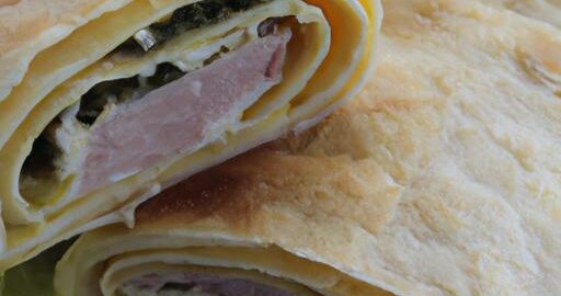 Sýrový závin s bylinkami a šunkou