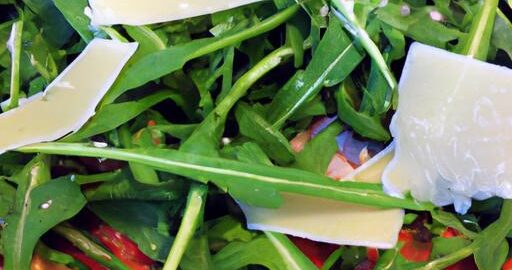 Italská pizza s rukolou a parmazánem