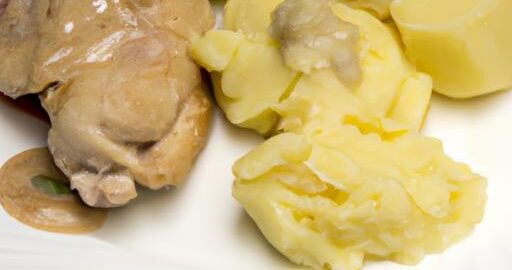 Kuře s bramborovou kaší a oblíbenou omáčkou