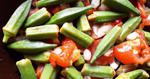 Dušená okra s rajčaty a cibulí