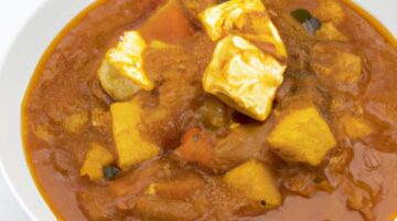 Bramborový guláš s tofu a rajčaty