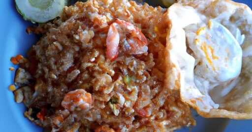 Nasi goreng s krevetami a kachním vejcem