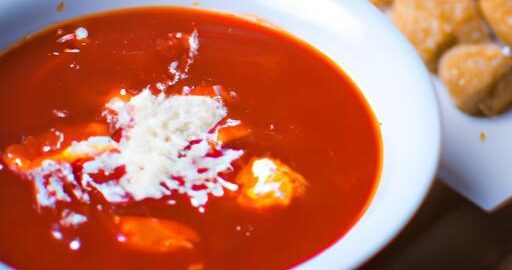 Rajčatová polévka s balkánským sýrem