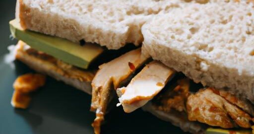 Kuřecí sendvič s avokádem