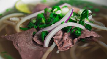 Pho bo (vietnamská hovězí nudlová polévka)