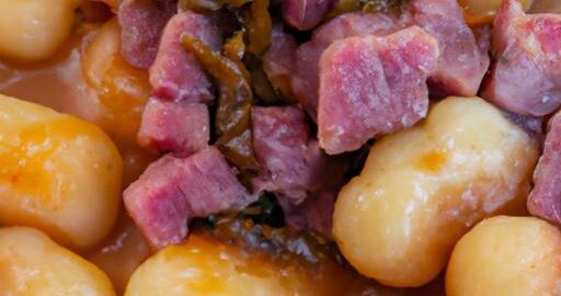 Halušky s uzeným masem a kyselým zelím