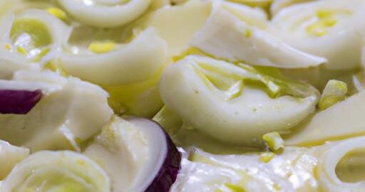 Italská cibulačka s mozzarellou