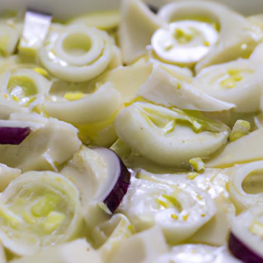 Italská cibulačka s mozzarellou