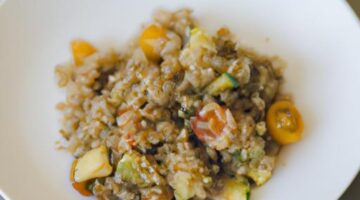 Quinoa se zeleninou a Avokádem