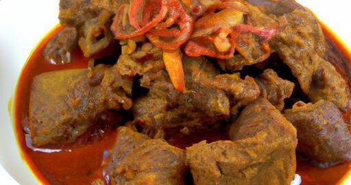 Indonéský guláš rendang z hovězí