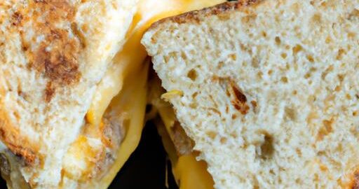 Soupe à l’oignon sýrový sendvič