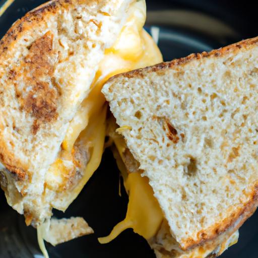 Soupe à l’oignon sýrový sendvič