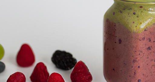 Veganské smoothie z lesního ovoce