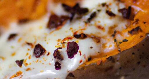 Kořeněný pečený batát se sýrem