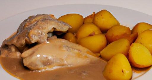 Kuře s bramborami a smetanovou omáčkou