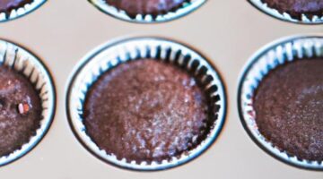 Veganské čokoládové muffiny banánového těsta