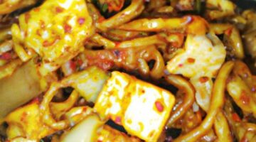 Nudlová směs s kuřecím masem