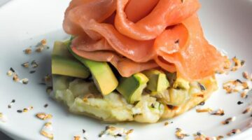 Rýžové placky s lososem a avokádem