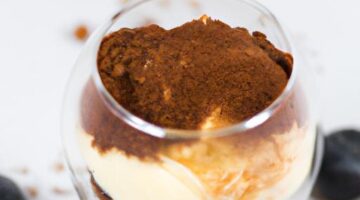 Borůvkový tiramisu s mascarpone a kávou