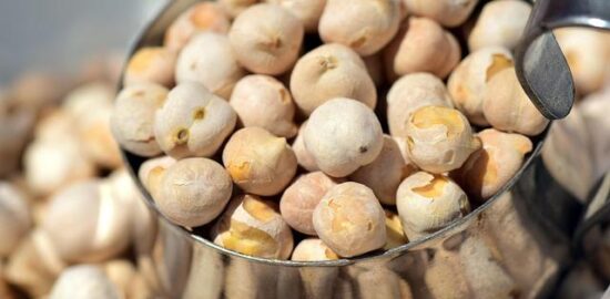 Cizrání kořeněné masové kuličky