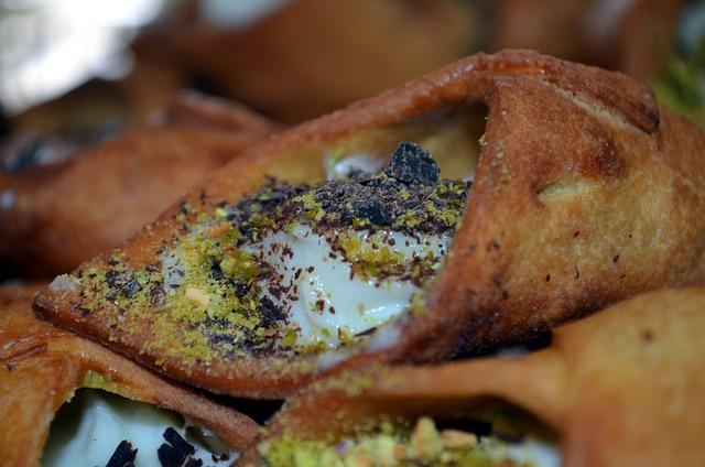 Cannoli siciliani doplnit cukrářskými roušky