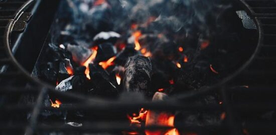 Grilovaný sýr s omáčkou BBQ