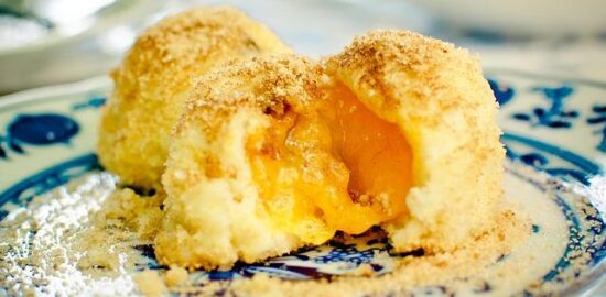 Bramborové knedlíky s kysaným zelím