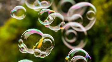 Křehký kukuřičný chléb s medem