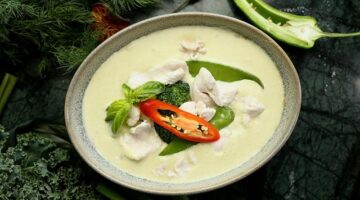 Zelený kari s kurčetem a kokosem