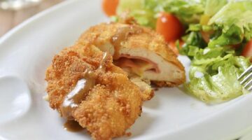 Kuřecí řízek plněný špenátem a sýrem