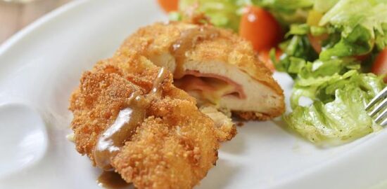 Kuřecí řízek plněný špenátem a sýrem