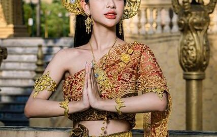 Thajský salát se zeleninou a krevetami