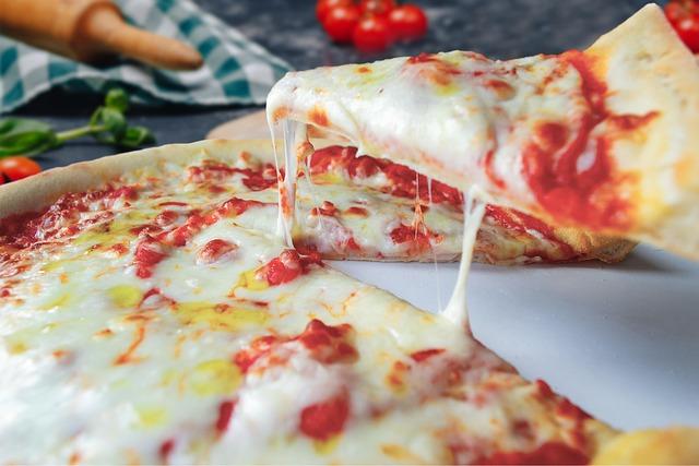 Pizza Margherita s čerstvým mozzarellou