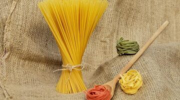 Těstoviny se zeleninou a kari