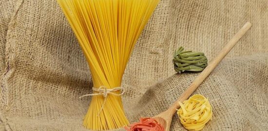 Těstoviny se zeleninou a kari