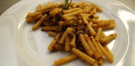 Ragu bolognese pasta carbonara tiramisu