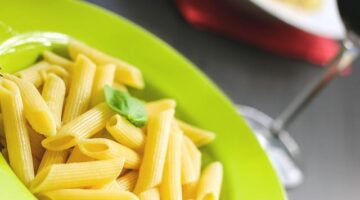 Penne alla carbonara Sledujte video