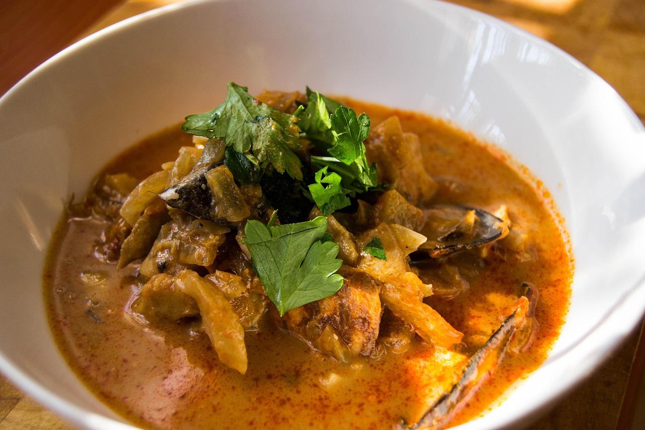 Bouillabaisse s bylinkovým krutonem