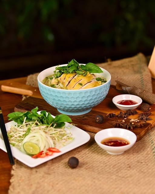 Phở gà – vietnamský kuřecí nudlový polévka