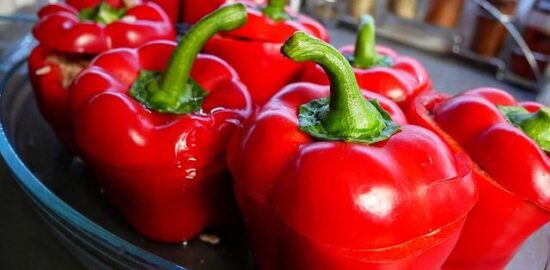 Plněné papriky se zakysanou smetanou