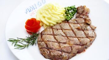 Svíčková s brusinkami a karamelem