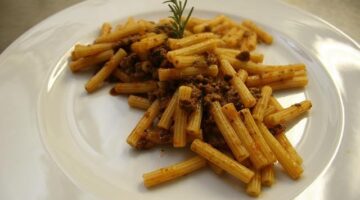 Ragu bolognese na tagliatelle
