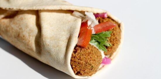 Rybí falafel s tahini omáčkou