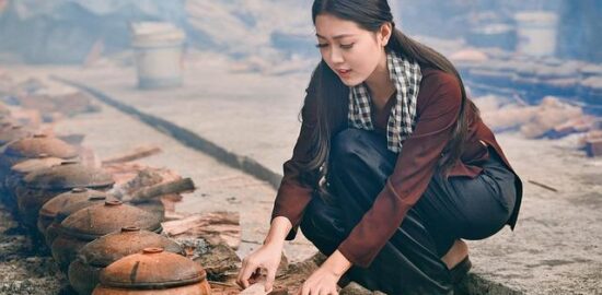 Hliněné pečivo se špenátem a máslem