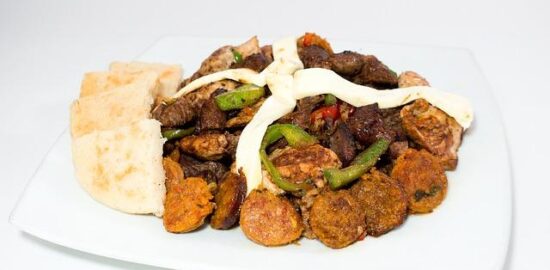 Arepas s kuřecím a avokádem