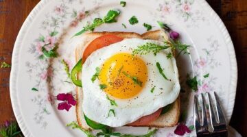 Smažený chléb s máslem